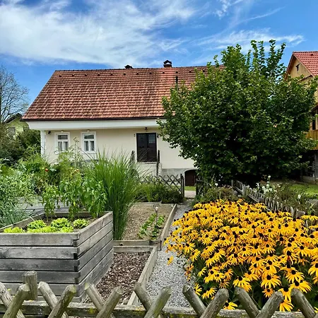 Cozy Country Stefka *